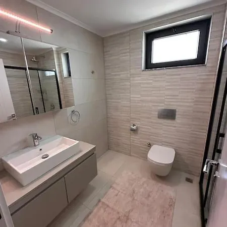 Rueyam 1 Villa *