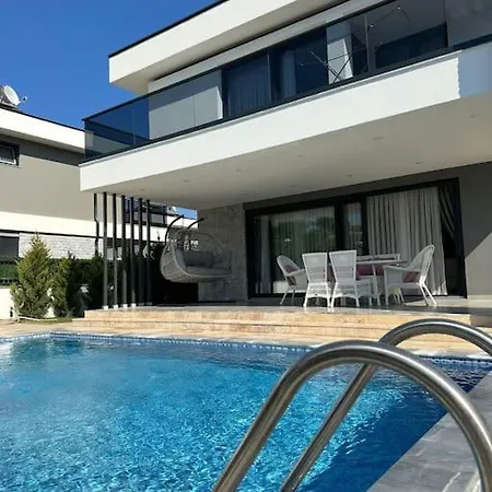 Villa Rueyam 1