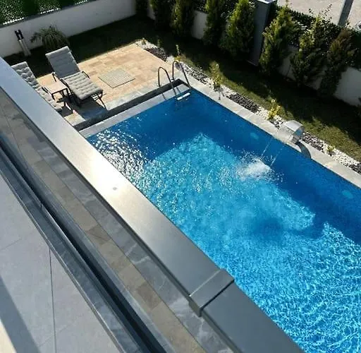 Rueyam 1 Villa *
