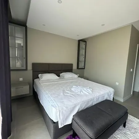 Rueyam 1 Villa *